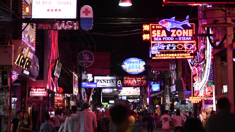 พาเที่ยว Walking Street พัทยา แหล่งท่องเที่ยวยามค่ำคืนสุดคึกคัก 2 walking street pattaya